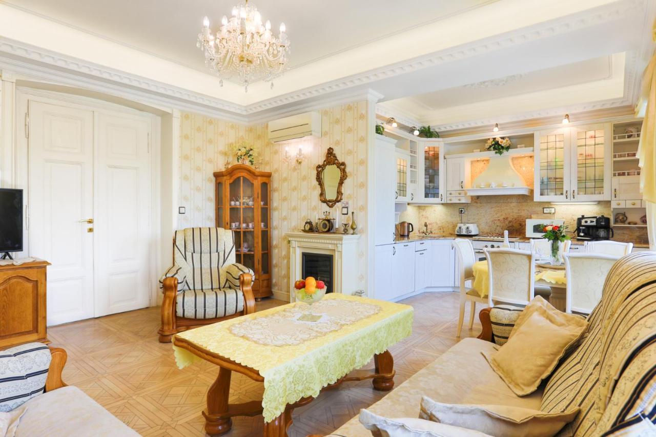 Nostalgia Apartment